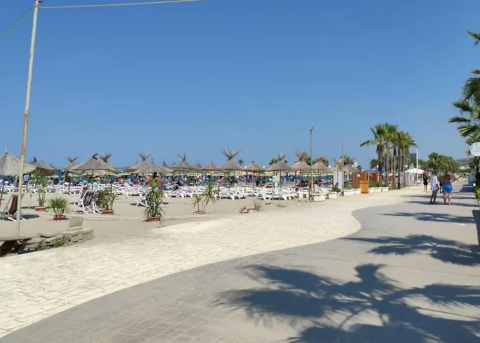 J&a Beachside Apartament *